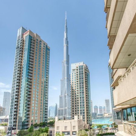 Maison Privee - Radiant Urban Retreat With Iconic Burj Khalifa Vws Dubai Eksteriør bilde