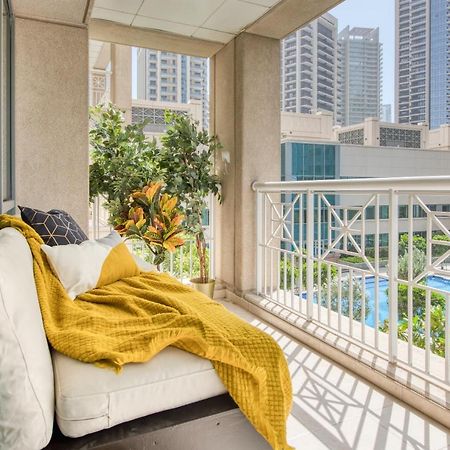 Maison Privee - Radiant Urban Retreat With Iconic Burj Khalifa Vws Dubai Eksteriør bilde