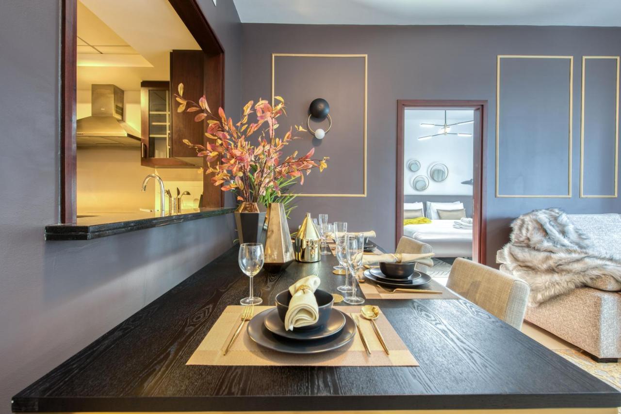 Maison Privee - Radiant Urban Retreat With Iconic Burj Khalifa Vws Dubai Eksteriør bilde