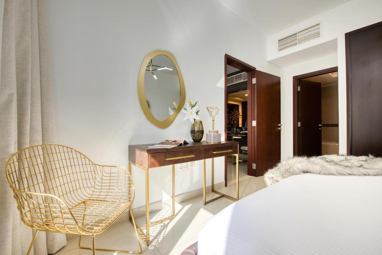 Maison Privee - Radiant Urban Retreat With Iconic Burj Khalifa Vws Dubai Eksteriør bilde