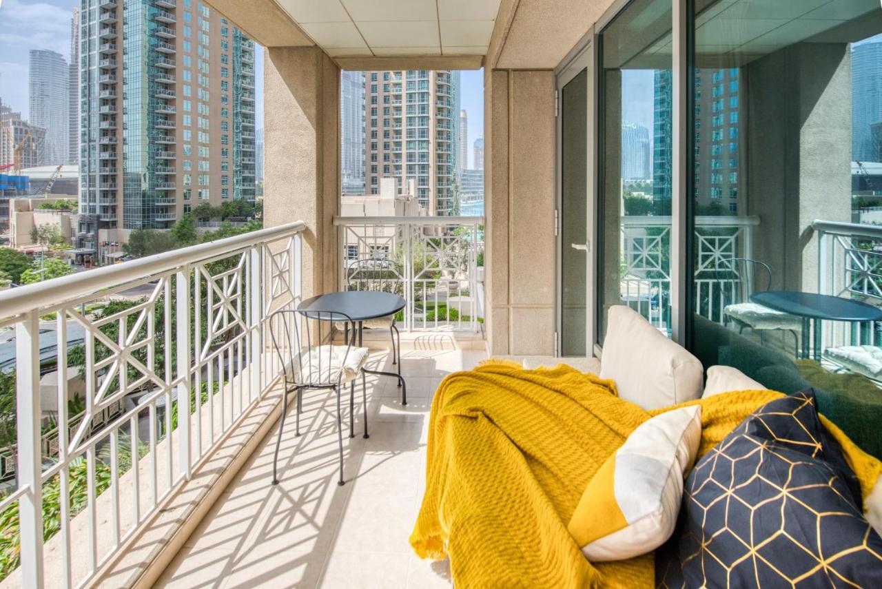 Maison Privee - Radiant Urban Retreat With Iconic Burj Khalifa Vws Dubai Eksteriør bilde