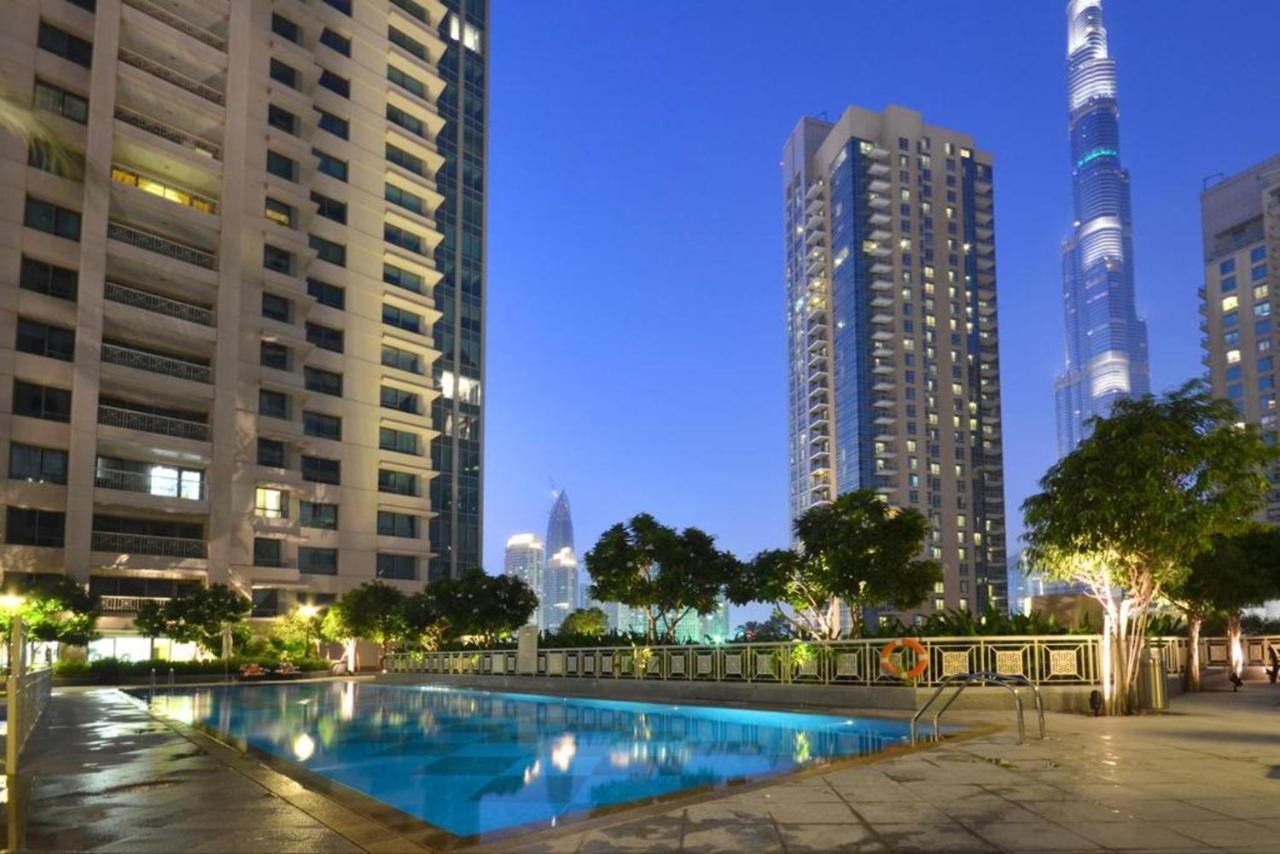 Maison Privee - Radiant Urban Retreat With Iconic Burj Khalifa Vws Dubai Eksteriør bilde