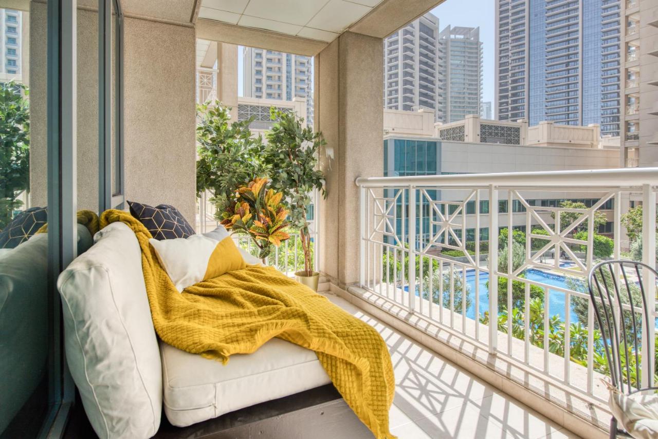 Maison Privee - Radiant Urban Retreat With Iconic Burj Khalifa Vws Dubai Eksteriør bilde